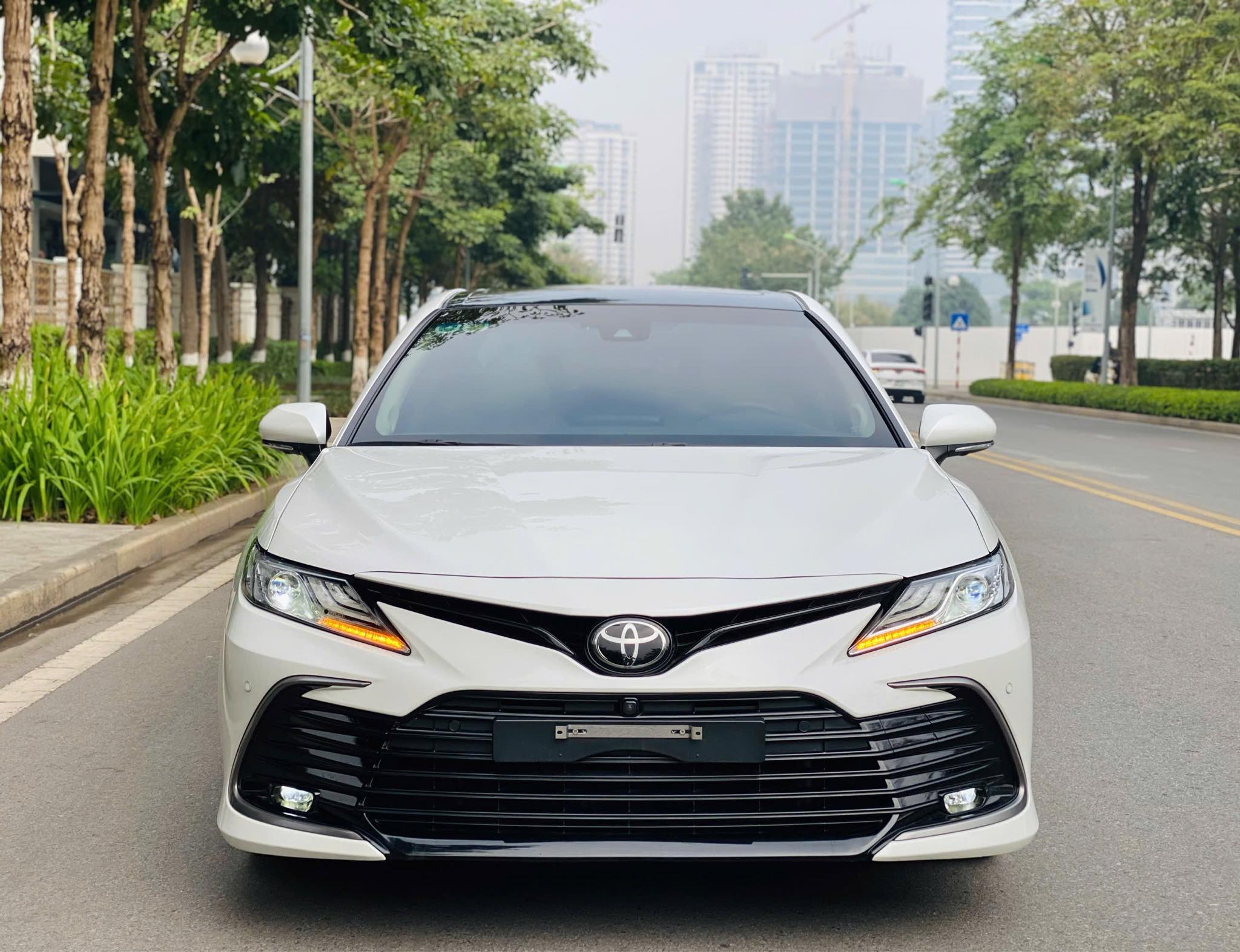 Toyota Camry 2.5Q 2022